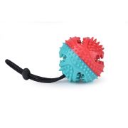 Игрушка д/собак Мяч с ручкой d=7.5см с отверстиями для корма 5557  1/1