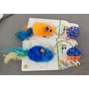 Игрушка WOGY д/кошек Мышка меховая 25/15х4см с перьями и шариком-погремушкой d=4см, l=26см, микс арт.2025-2190 Код275746