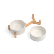 Набор мисок WOGY д/животных 2х600мл керамические на деревянной подставке 32х16.8х8.8см, белый арт.2025-0011-2 Код274841